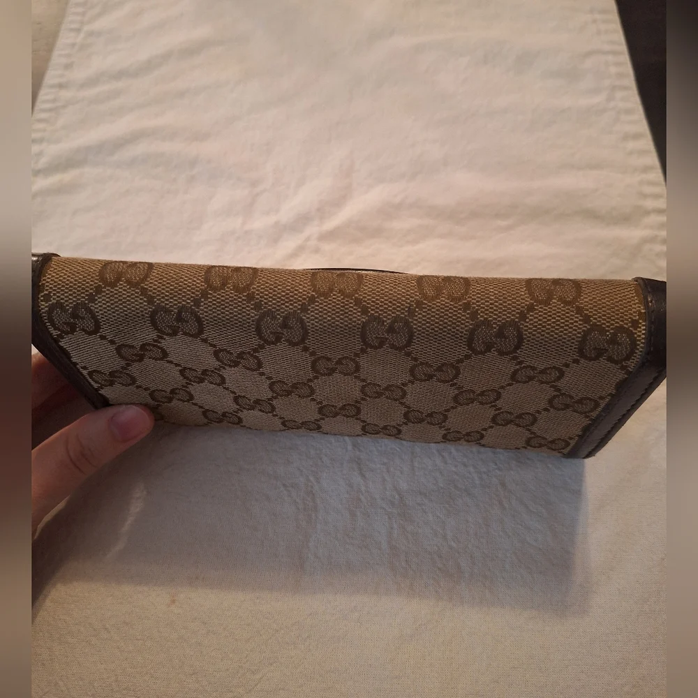 Gucci GG Canvas Continental Wallet - Picture 5 of 13